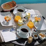 Bed and Breakfast Les Matins Bleus 4*