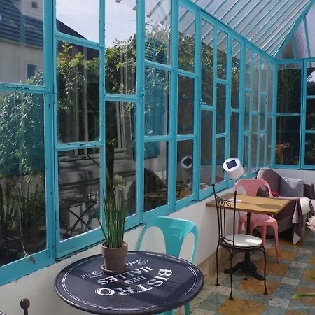 Les Matins Bleus Bed & Breakfast